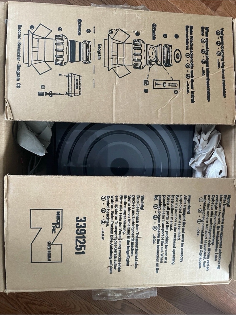 Bang & Olufsen RX Turntable in original Box, need cartridge.